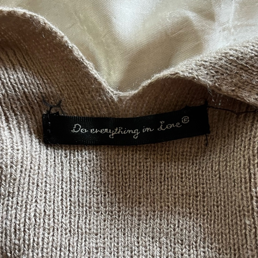 Do Everything In Love Solid Ruana With Shoulder S… - image 5